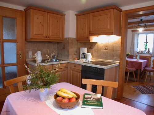 Ferienhaus für 2-4 Pers., 80 m², 2 SZ, Wohnzimmer, Küche mit Essecke, Bk und T