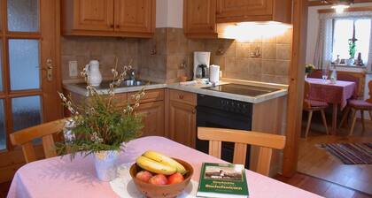 Ferienhaus für 2-4 Pers., 80 m², 2 SZ, Wohnzimmer, Küche mit Essecke, Bk und T