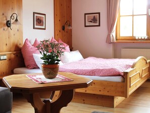 1 chambre, accès Internet, draps fournis