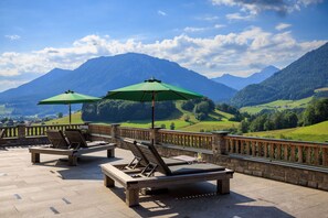 Terrace/patio - Hochfelln 65 sqm, balcony, kitchen, 1 bedroom, 1 bed-sitting room, WLAN, 4 pers (Ruhpolding)