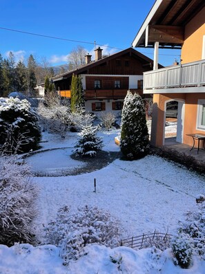 Property grounds - Angelas Ferienwohnung Haus Irlinger, 110 qm, zwei separate Schlafzimmer, mit Balkon (Schönau am Königssee)