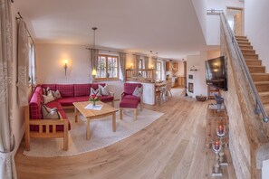 Een televisie, een dvd-speler en een tafeltennistafel