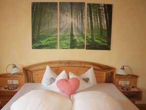 2 bedrooms, internet, bed sheets - Ferienwohnung "Watzmannkind 2" für 1-4 Personen, ca. 95 m², 2 Schlafzimmer, Wohnzimmer, Küche, Balkon (Bischofswiesen)