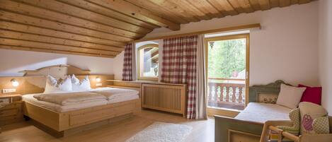 2 bedrooms, Internet, bed sheets