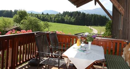 Hochgern vacation apartment for 1 - 4 people, large, covered balcony, mountain view