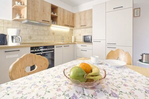 Réfrigérateur, four, plaque de cuisson, lave-vaisselle
