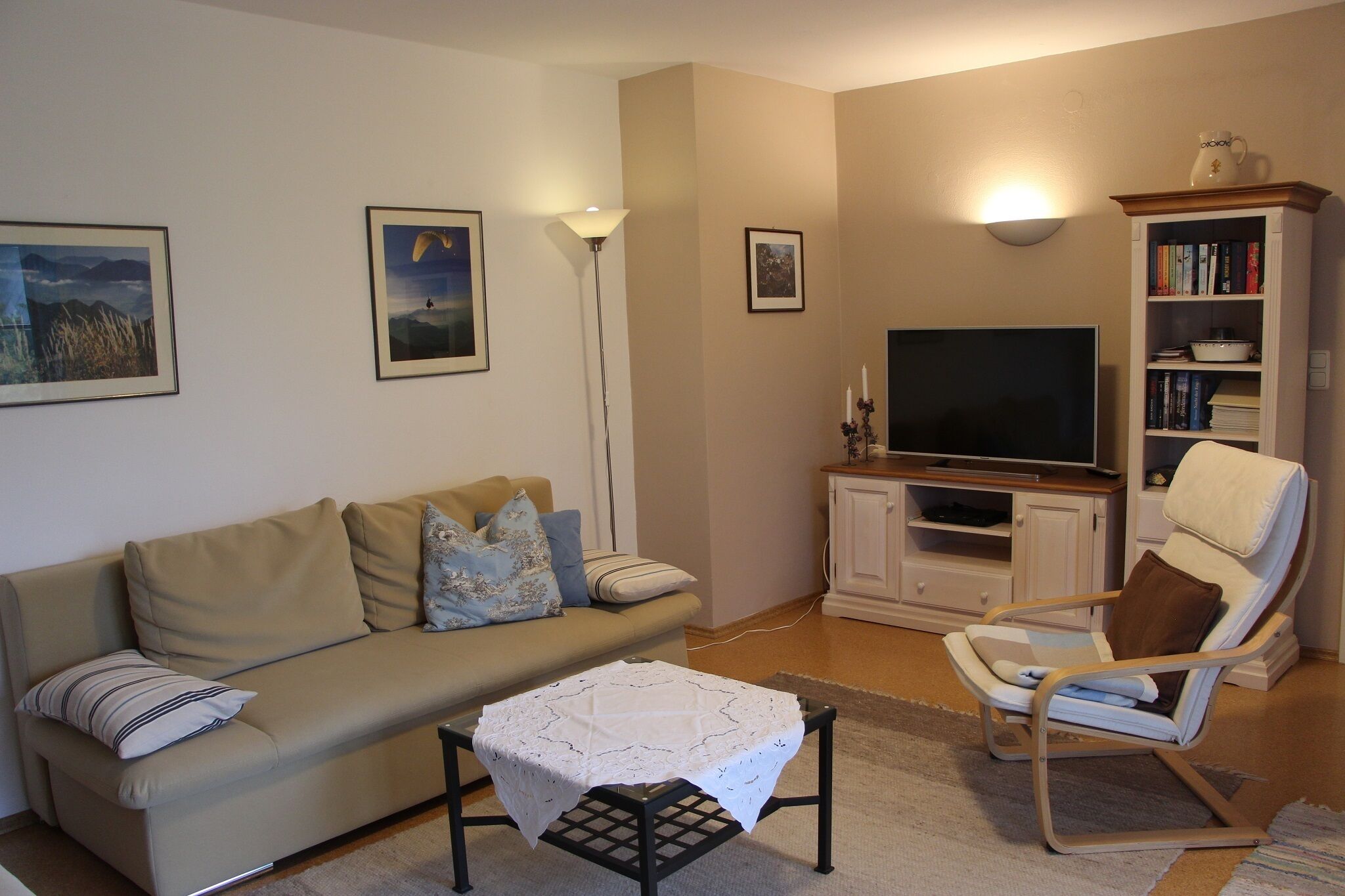 テレビ、DVD プレーヤー