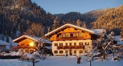 Kaiserblick two-room apartment 50sqm, shower/WC, extra bedroom, kitchen, balcony