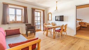 TV, table tennis - (06) Zwei-Raum-Ferienwohnung (Reit im Winkl)