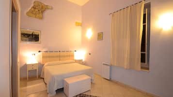 Camera doppia | Una cassaforte in camera, una scrivania, Wi-Fi gratuito, lenzuola