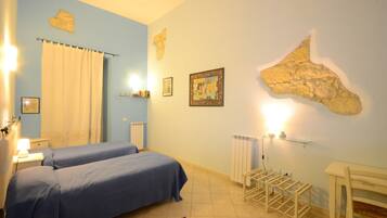 Twin Room | In-room safe, desk, free WiFi, bed sheets