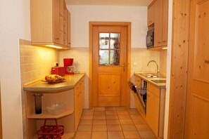 Kühlschrank, Mikrowelle, Geschirrspüler