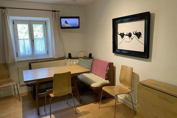 gemütliche Wohnung links eini -2 Personen, 35qm, 1 Schlafzimmer mit Kamin-Der Essbereich