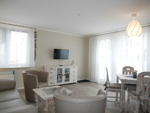 Unclassified image, 3 of 23, button