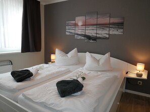 2 soverom, reiseseng for barn og sengetøy