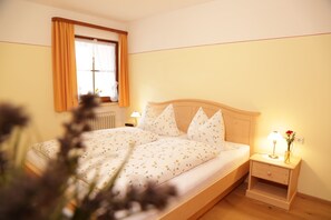 1 bedroom, internet, bed sheets