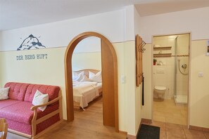 1 bedroom, internet, bed sheets