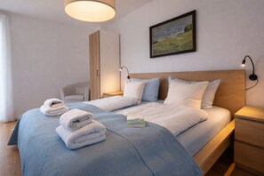 2 bedrooms, Internet, bed sheets - Vacation apartment 73 m², 1-4 persons, 2 bedrooms, balcony, private garden (Unterwössen)