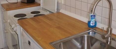 Réfrigérateur, four, plaque de cuisson, lave-vaisselle