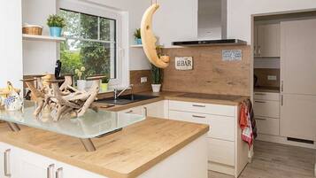 Fridge, oven, dishwasher