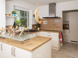 Fridge, oven, dishwasher