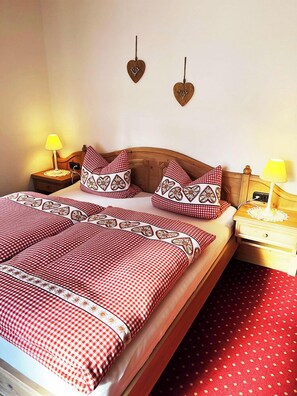 1 bedroom, internet, bed sheets