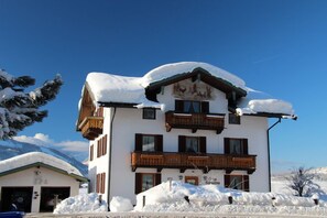 Exterior - Zwei-Raum-Ferienwohnung (2) "Sprungschanze" 28qm, Dusche/WC, Wohn-/Schlafraum, Küche, Balkon (Reit im Winkl)