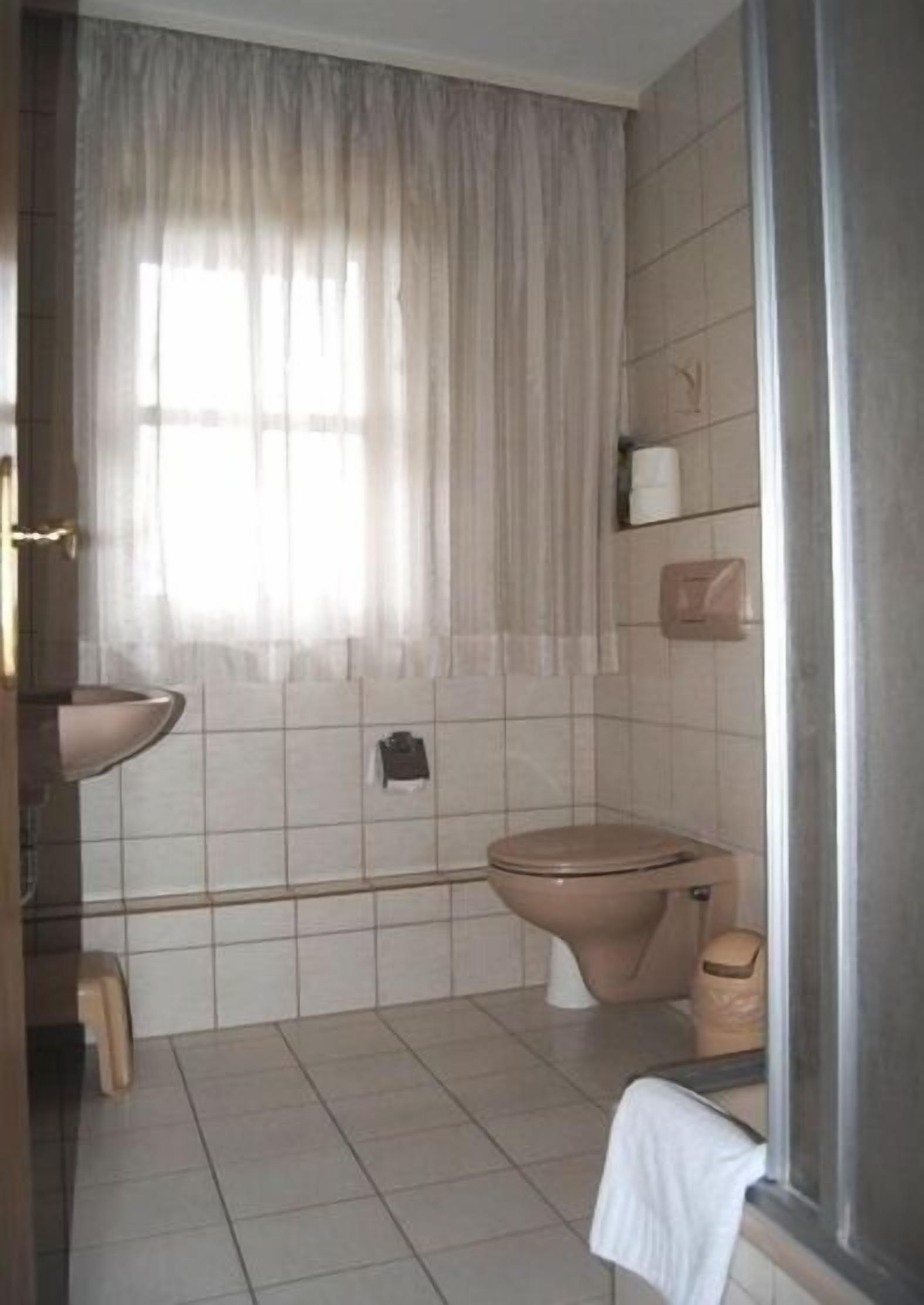 Dusch, hårtork och handdukar