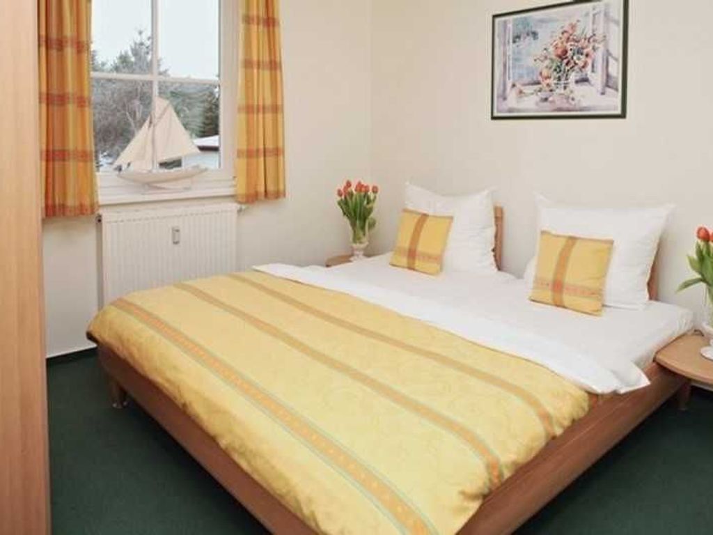2 bedrooms, travel cot, WiFi, wheelchair access