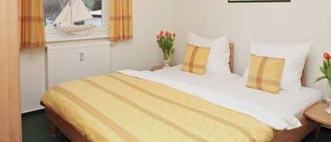 2 bedrooms, travel cot, WiFi, wheelchair access