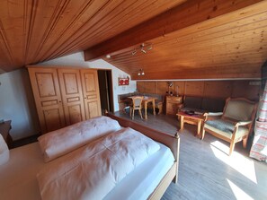 1 bedroom, internet, bed sheets