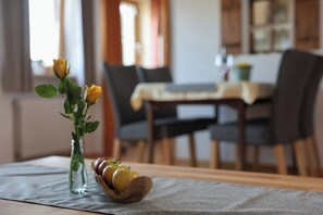 Dining - Vacation apartment Morgensonne, for 1-4 persons (Berchtesgaden)