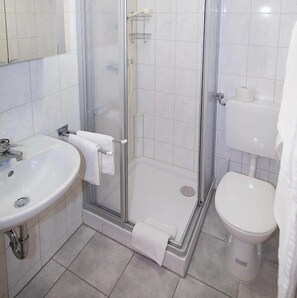 تجهيزات دش، مجففات شعر، مناشف