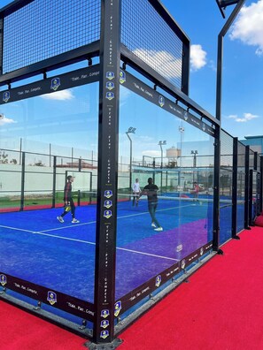 Tennis court - The Guard Hotel (Cairo)