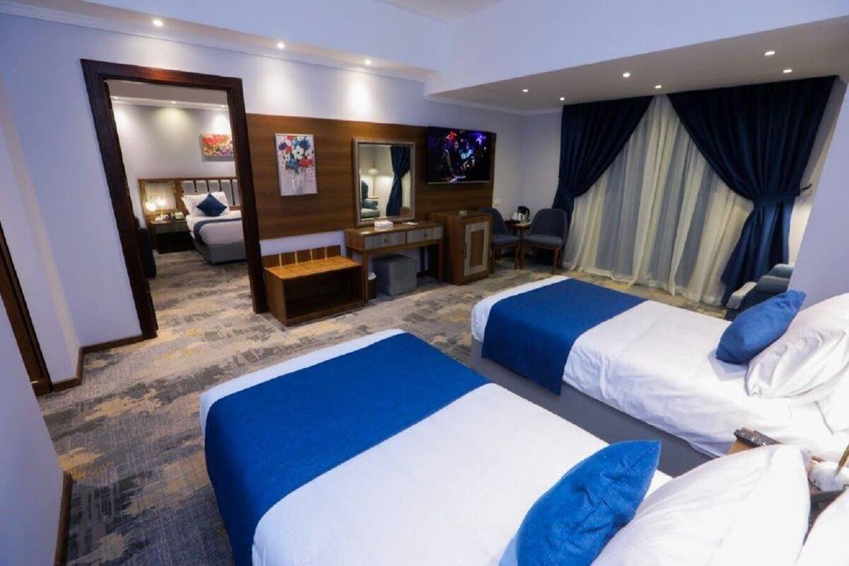 Junior Suite, Multiple Beds, Refrigerator | Minibar, laptop workspace, WiFi (free), bed sheets