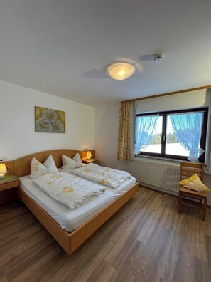 1 sovrum, internet och sängkläder