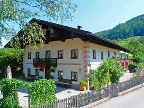 Exterior - Ferienwohnung II 65 qm°, mit zwei extra Schlafzimmer mit Süd-Balkon (Aschau im Chiemgau)