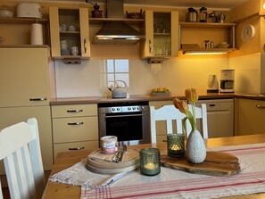 Réfrigérateur, four, plaque de cuisson, lave-vaisselle