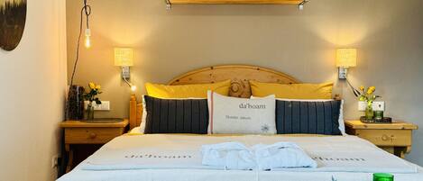 1 bedroom, internet, bed sheets