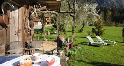 Perhehuone (70 neliömetriä), parveke, 2xhh suihku / wc ja oma keittiö, WiFi, max 5 henkilöä