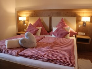 2 Schlafzimmer, Internetzugang, BettwÀsche