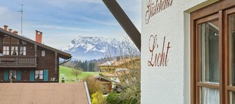 LichtBlick vacation apartment with balcony and mountain view