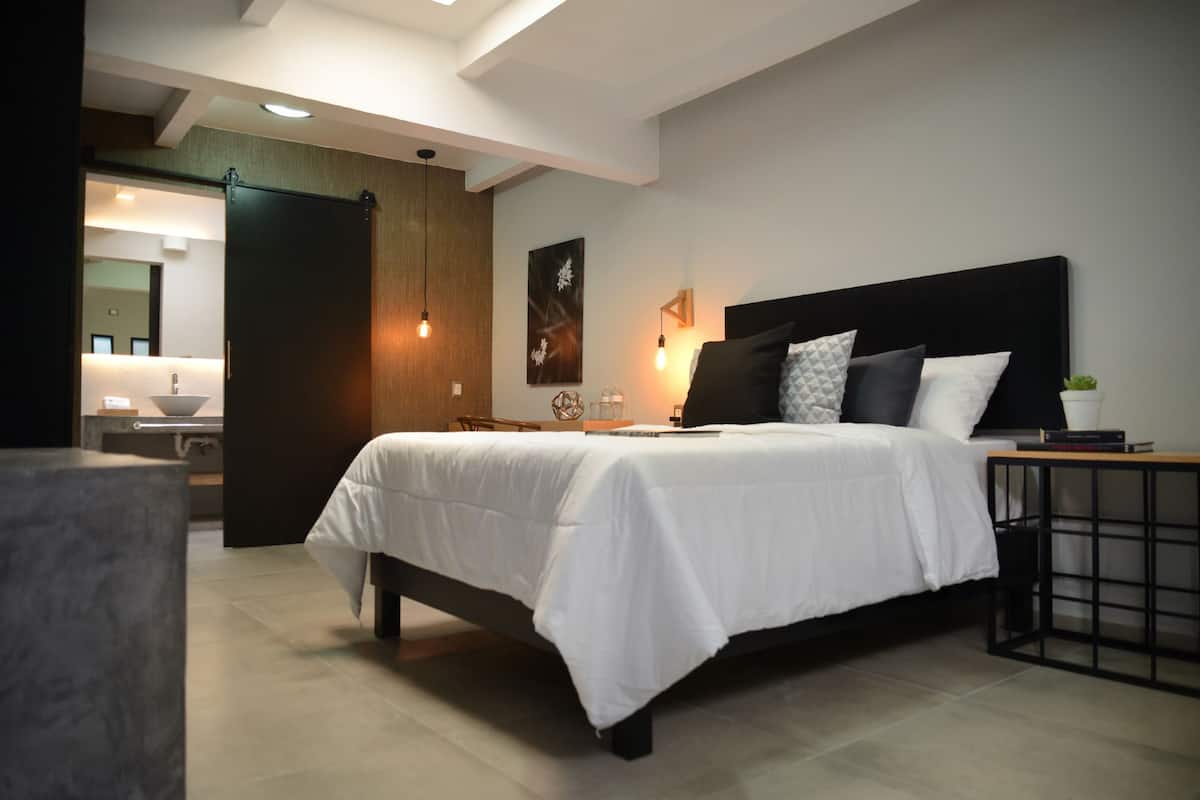 In-room safe, desk, WiFi (free), bed sheets