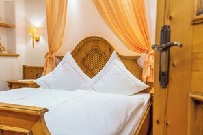 1 chambre, fer et planche à repasser, accès Internet, draps fournis