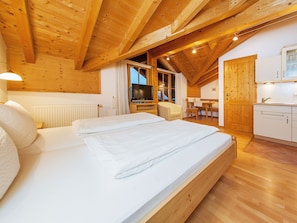 1 bedroom, internet, bed sheets