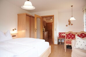 1 camera, ferro/asse da stiro, accesso a Internet, lenzuola