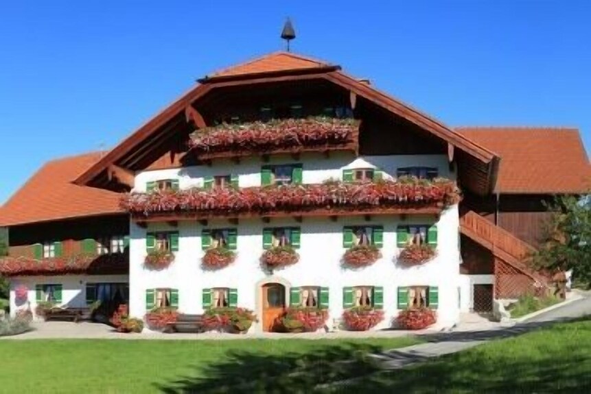 Ferienwohnung 4 Zwiesel, 70m² Og,1 Schlafraum, Küche, Balkon, Tv, 2 Pers. - Ainring