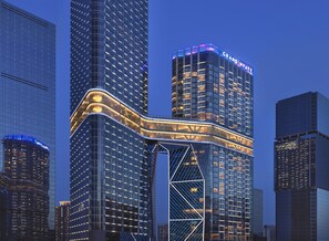 Fassade der Unterkunft – Abend/Nacht