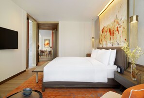 LCD TV, DVD player, pay films - Grand Hyatt Xi An (Xi'an)