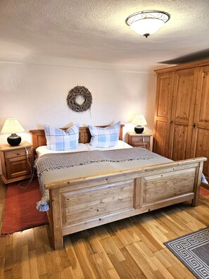 1 quarto, ferros/tábuas de passar roupa, acesso à internet